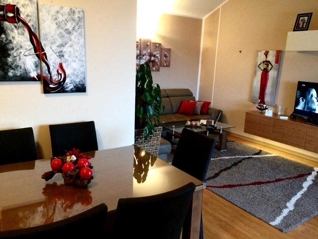 Four You Apartment *